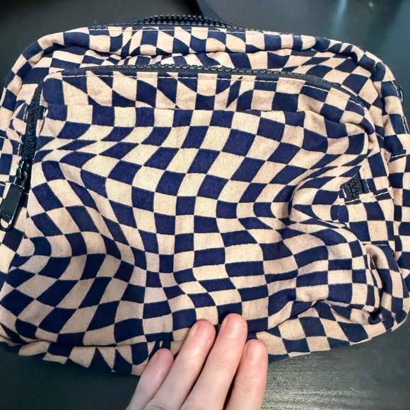 Baggu Cream and Blue Crossbody Bag with Structured Shape - Picture 4 of 4